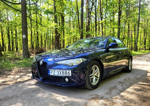 Alfa Romeo Giulia cena 76000 przebieg: 70000, rok produkcji 2017 z Konstancin-Jeziorna małe 79